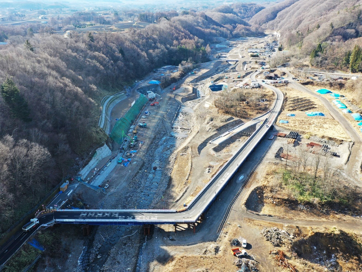 R1国道144号鳴岩橋緊急復旧工事 | 土木 | 日本建設業連合会