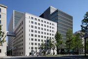 日本生命保険相互会社　南館ビル