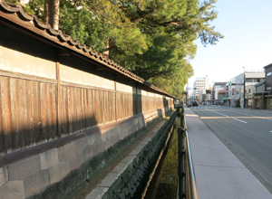辰巳用水　兼六園の小立野口付近